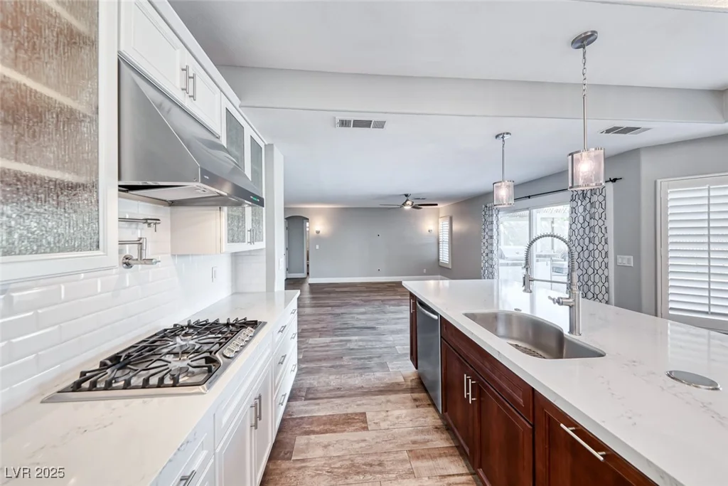 8620 Estrelita, Las Vegas, NV 89128