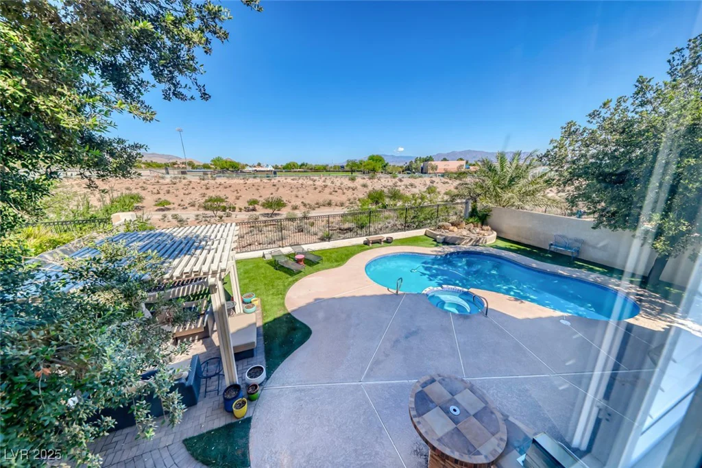 8620 Estrelita, Las Vegas, NV 89128