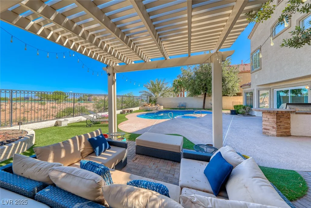 8620 Estrelita, Las Vegas, NV 89128