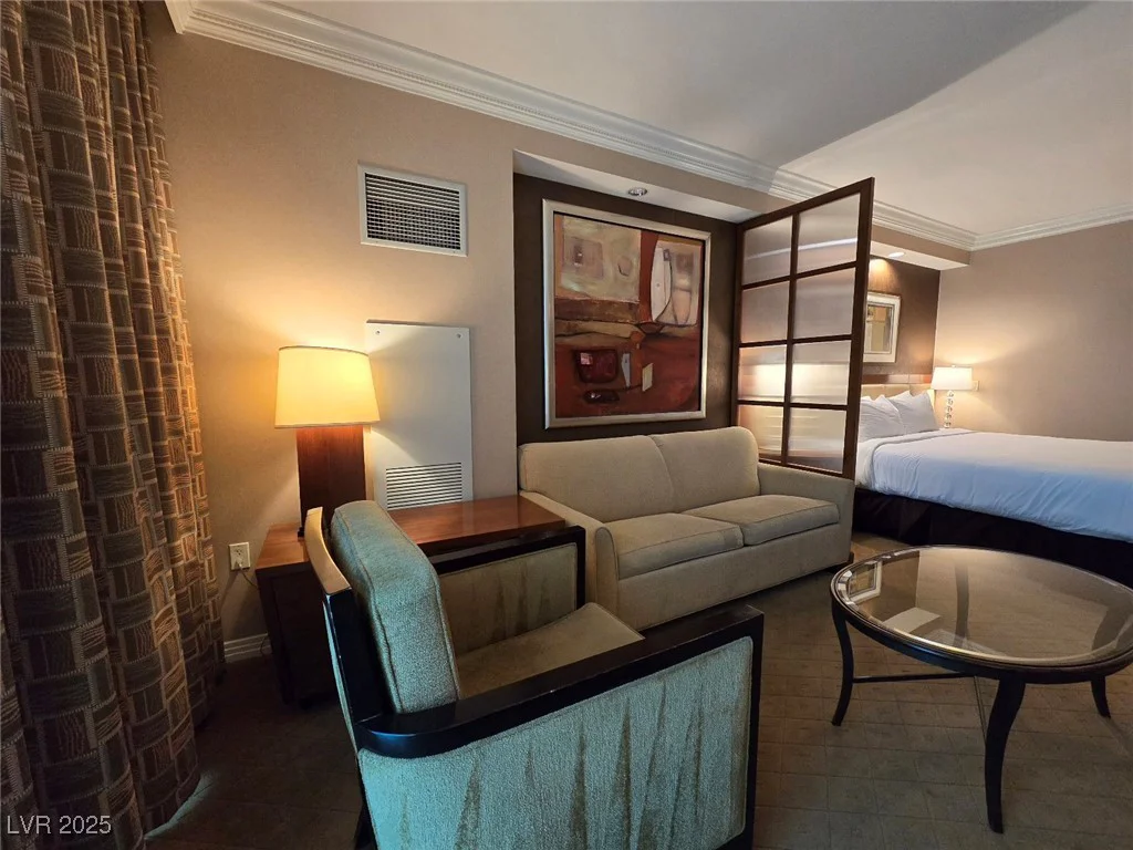 135 Harmon, Las Vegas, NV 89109