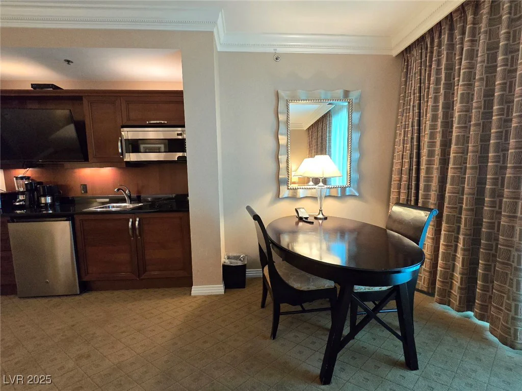 135 Harmon, Las Vegas, NV 89109