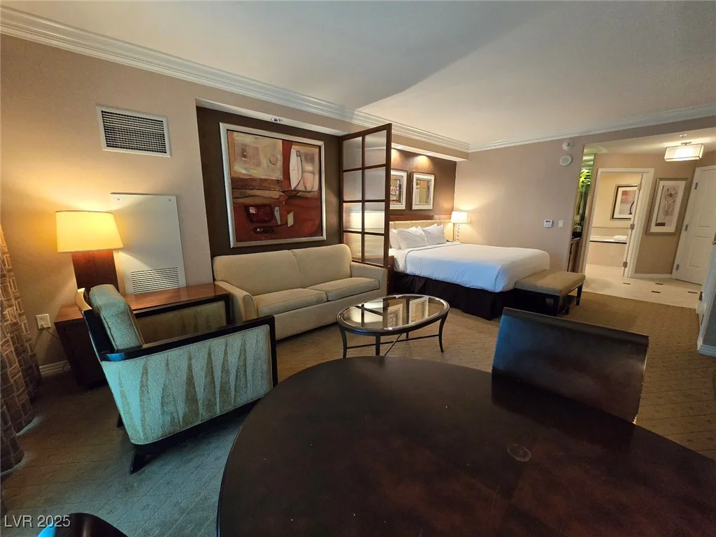 135 Harmon, Las Vegas, NV 89109