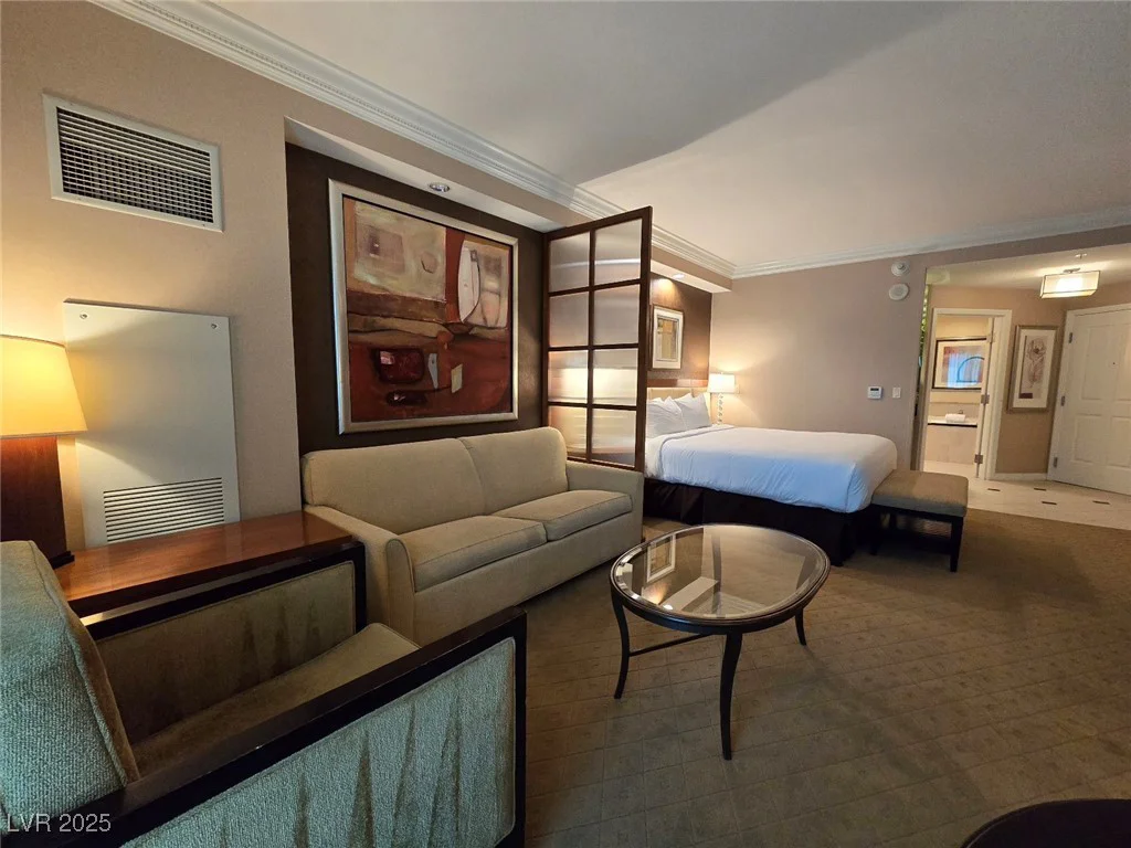 135 Harmon, Las Vegas, NV 89109