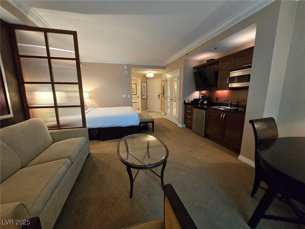 135 Harmon, Las Vegas, NV 89109