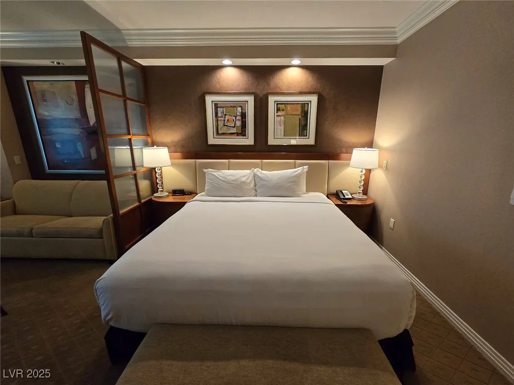 135 Harmon, Las Vegas, NV 89109