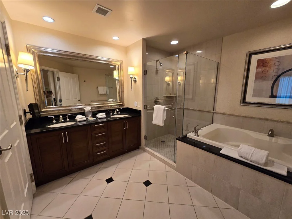 135 Harmon, Las Vegas, NV 89109