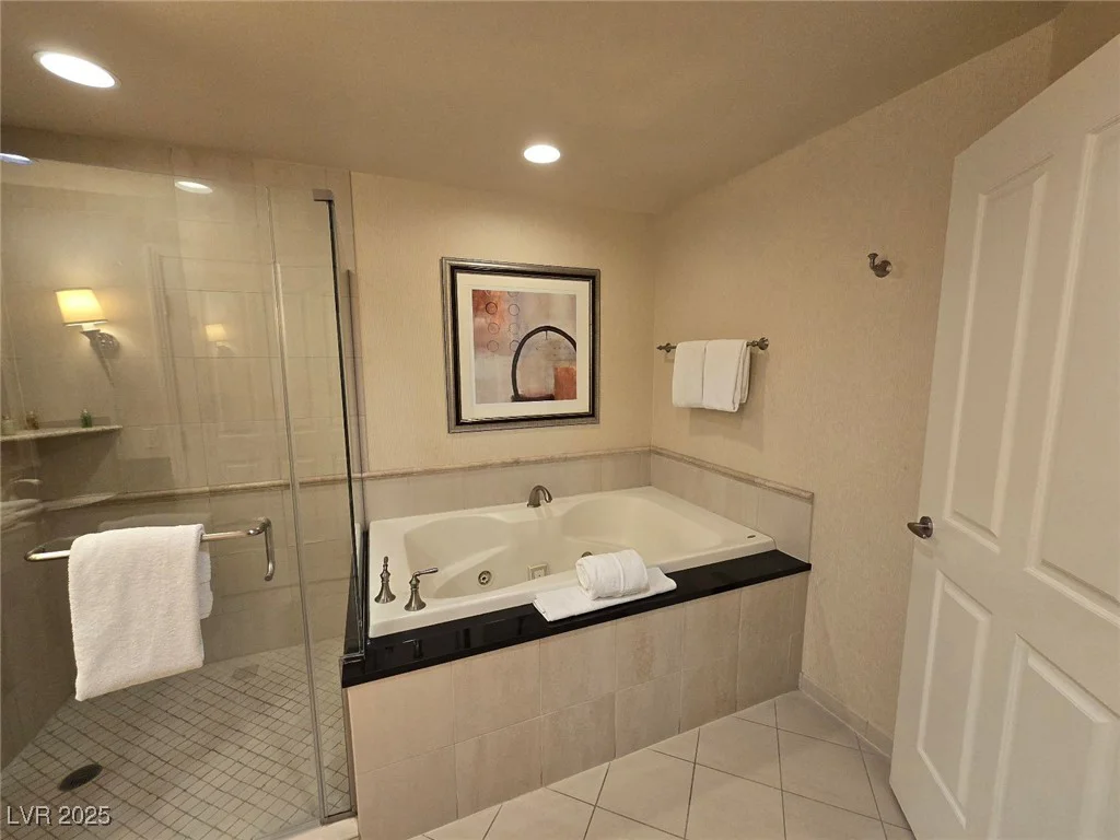 135 Harmon, Las Vegas, NV 89109