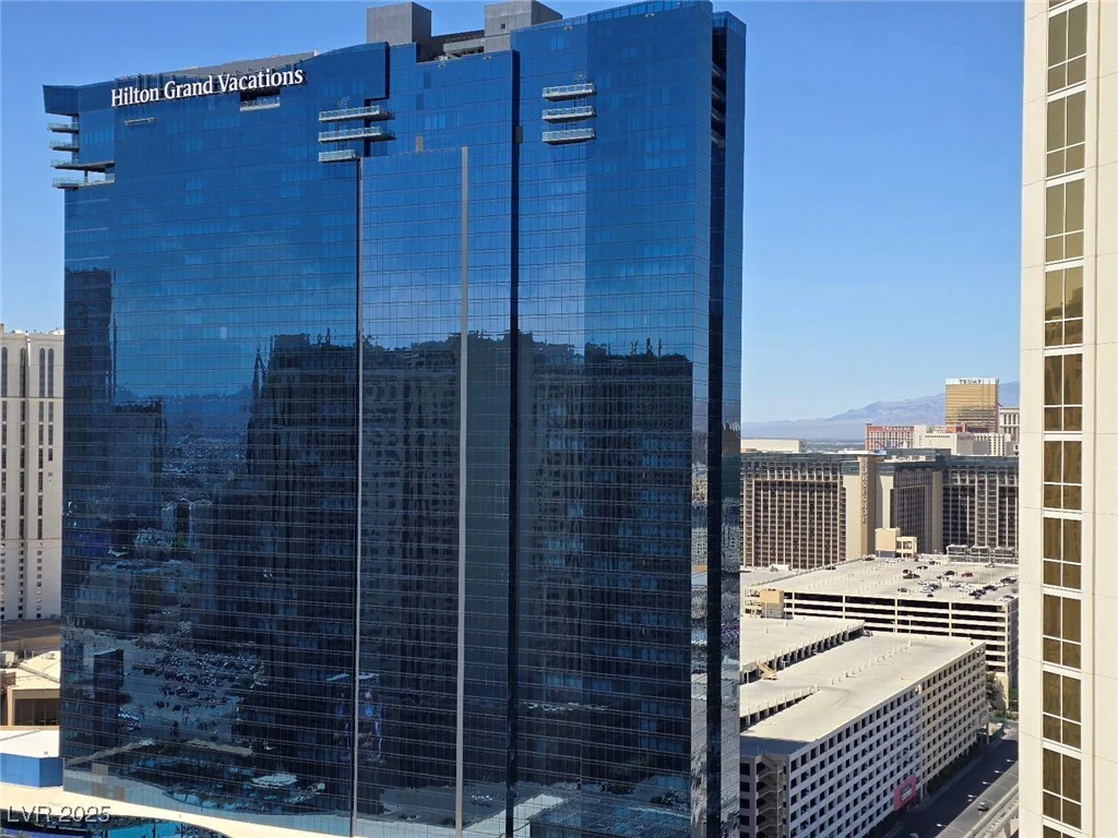 135 Harmon, Las Vegas, NV 89109