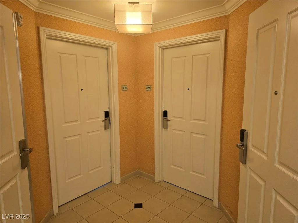 135 Harmon, Las Vegas, NV 89109