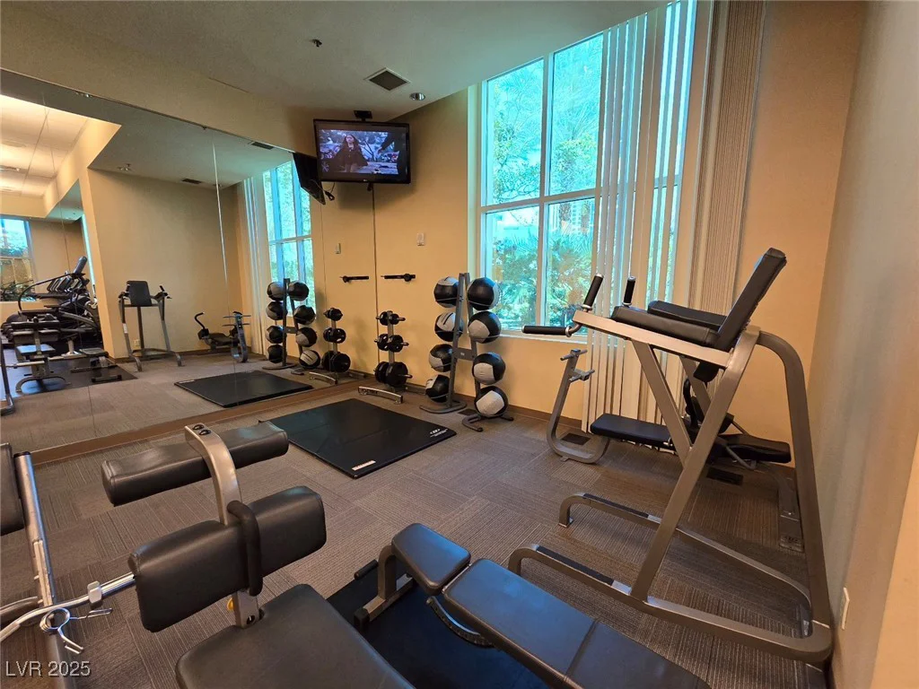 135 Harmon, Las Vegas, NV 89109