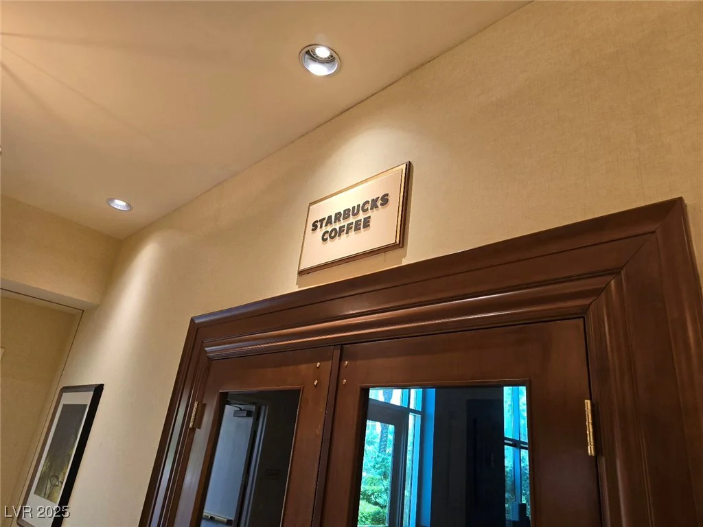 135 Harmon, Las Vegas, NV 89109