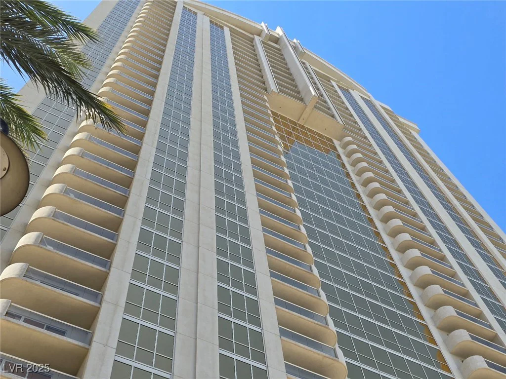 135 Harmon, Las Vegas, NV 89109