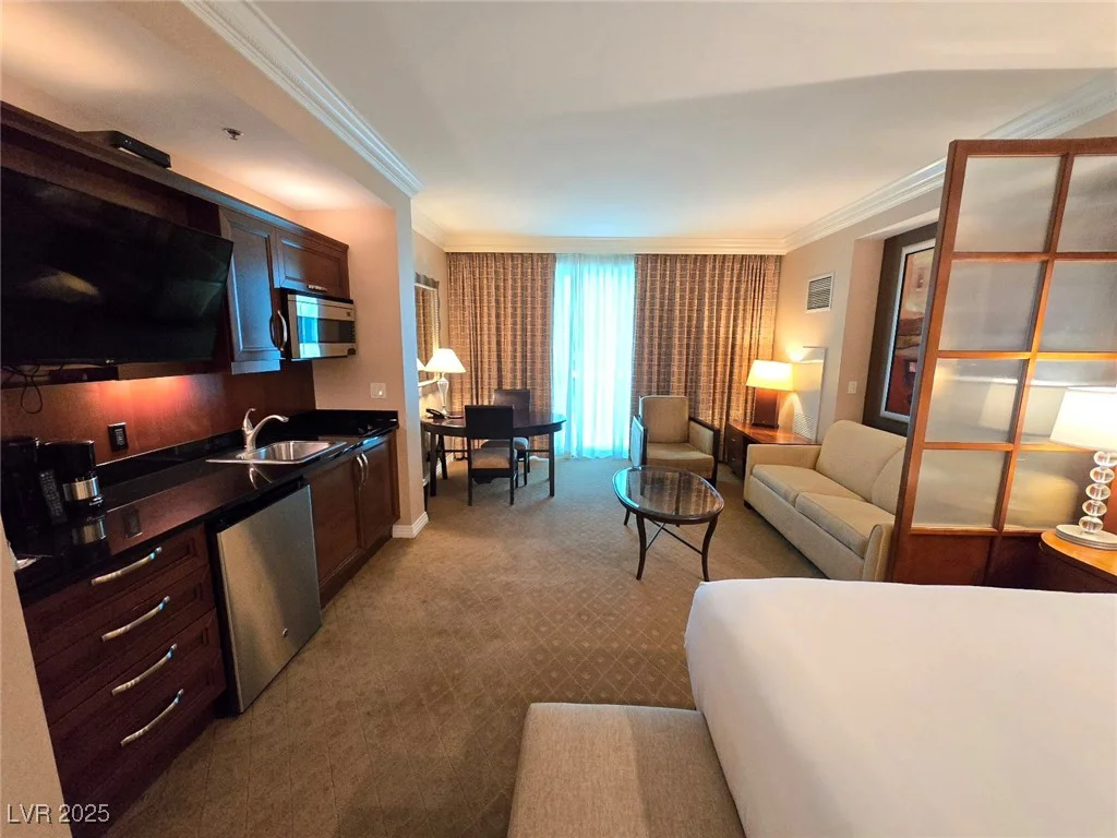 135 Harmon, Las Vegas, NV 89109