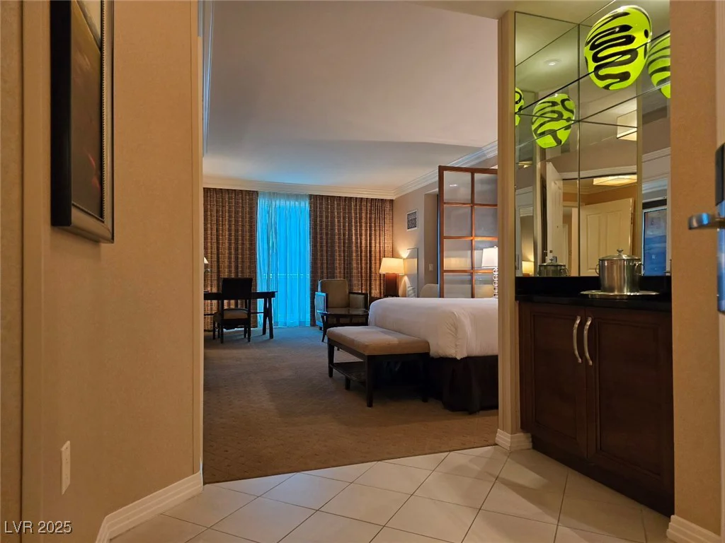 135 Harmon, Las Vegas, NV 89109