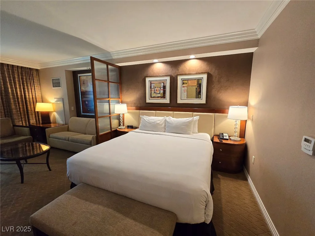 135 Harmon, Las Vegas, NV 89109