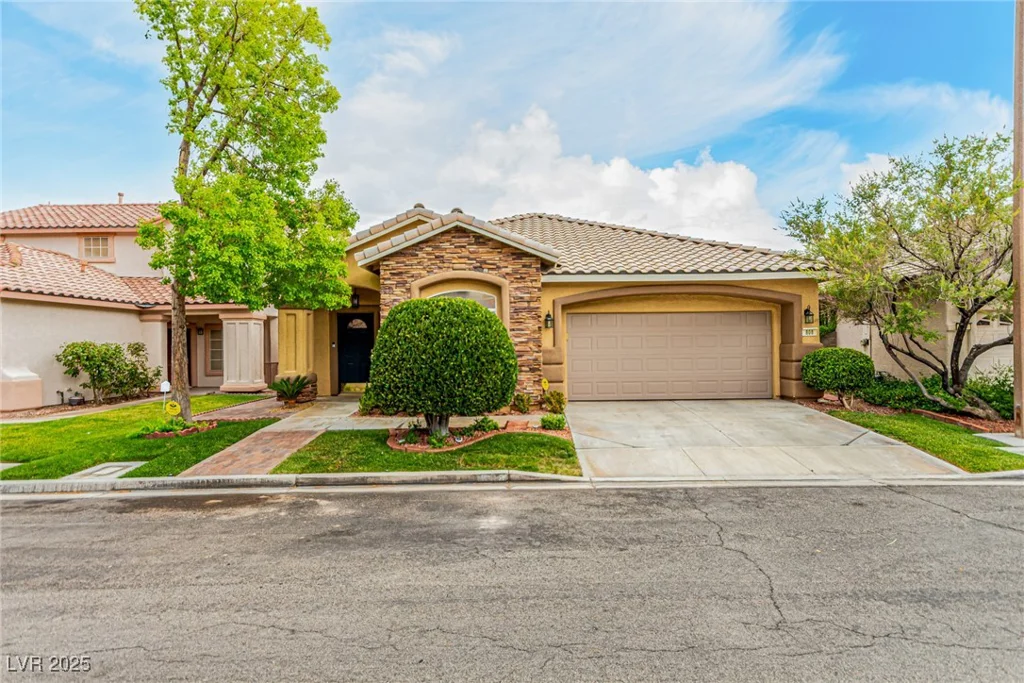 808 Royal Birch, Las Vegas, NV 89144