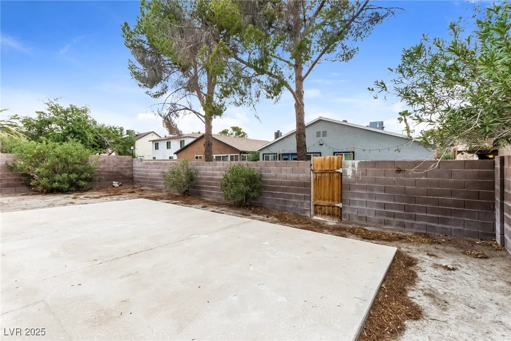 4737 Monaco, Las Vegas, NV 89121