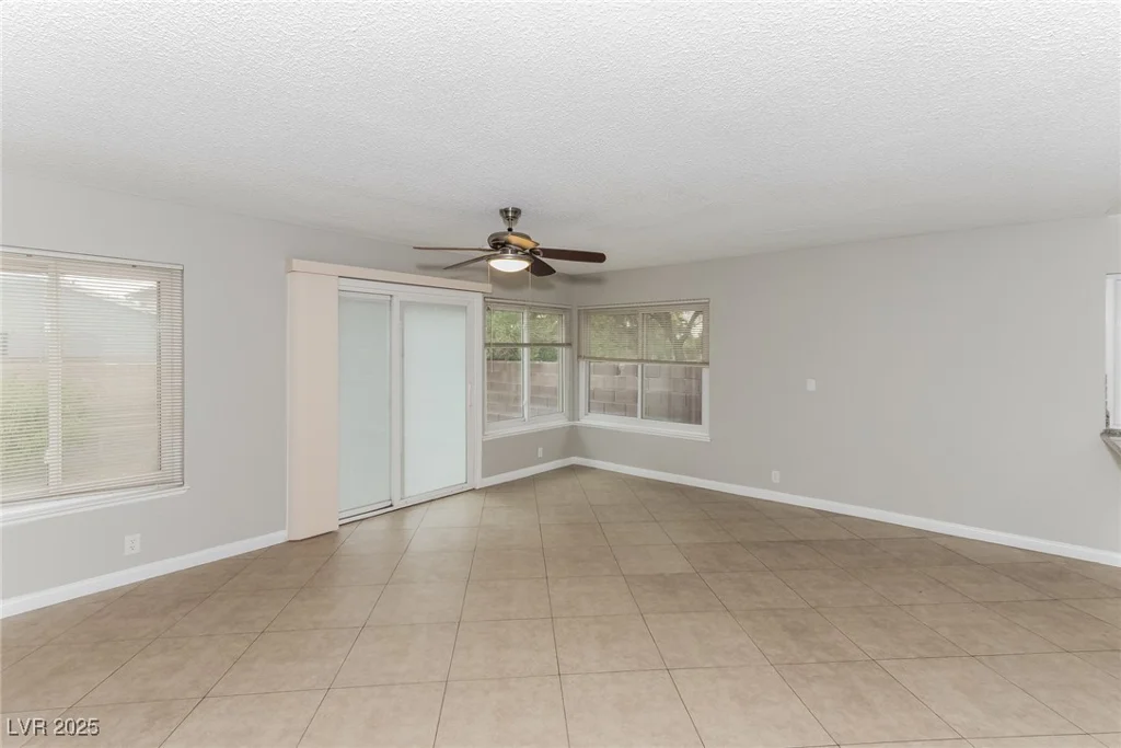 4737 Monaco, Las Vegas, NV 89121