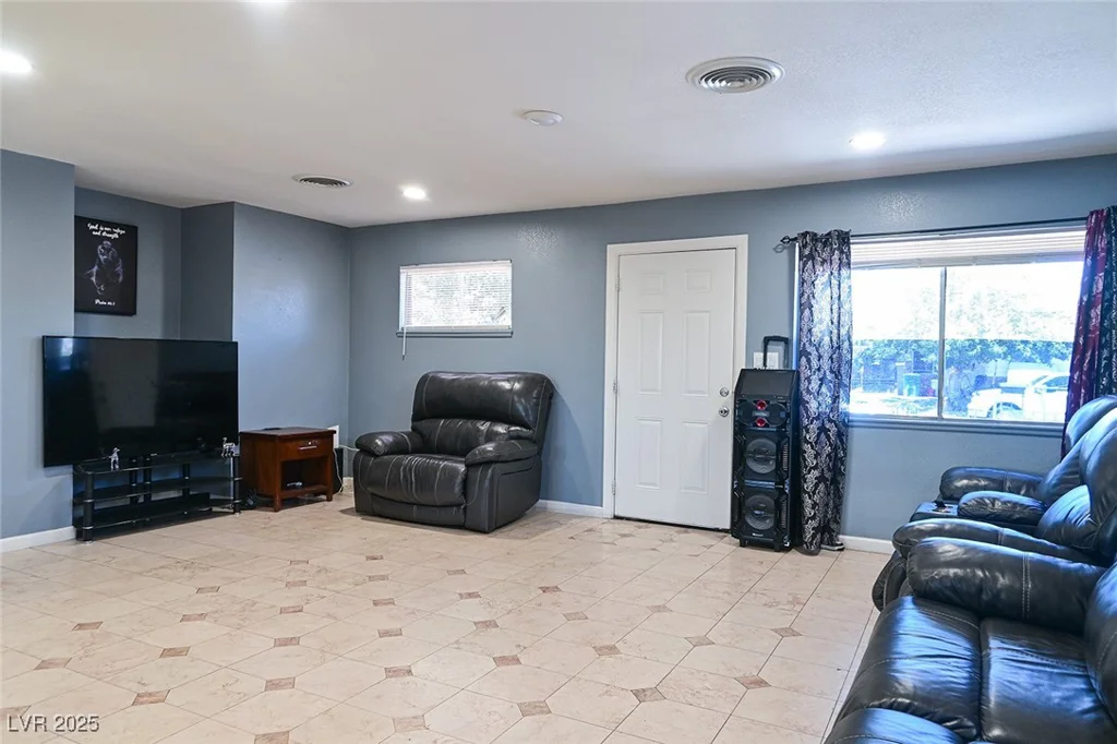 2712 Brady Ave, Las Vegas, NV 89101