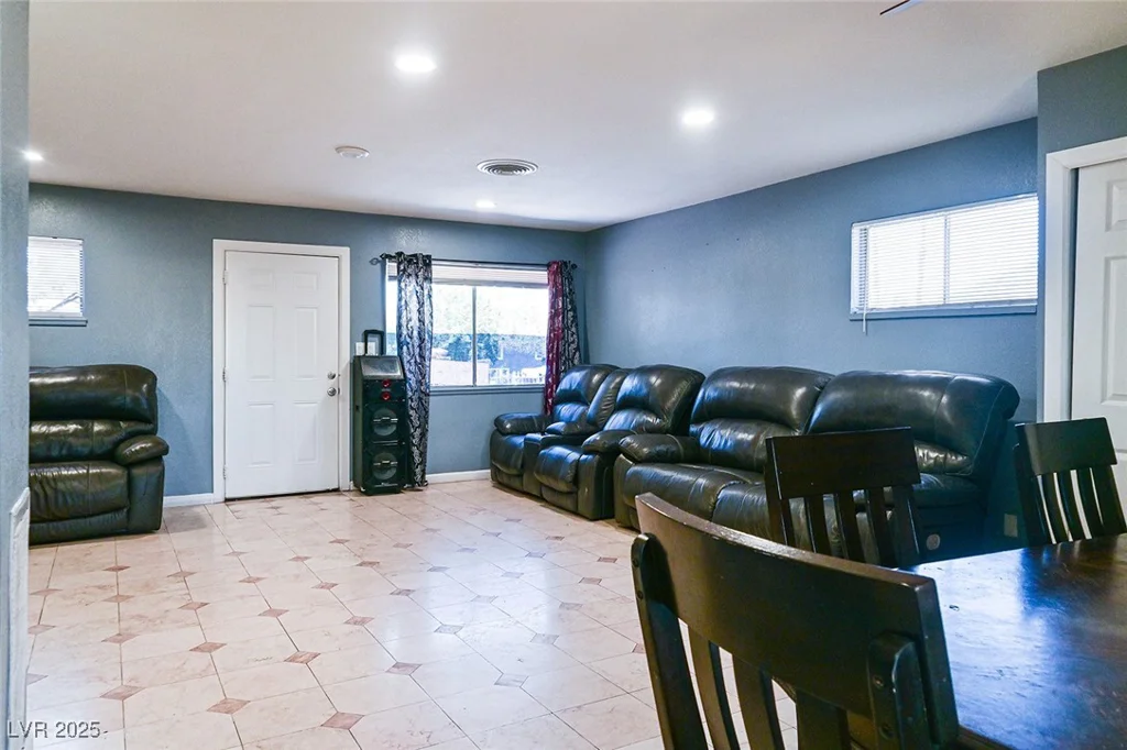 2712 Brady Ave, Las Vegas, NV 89101