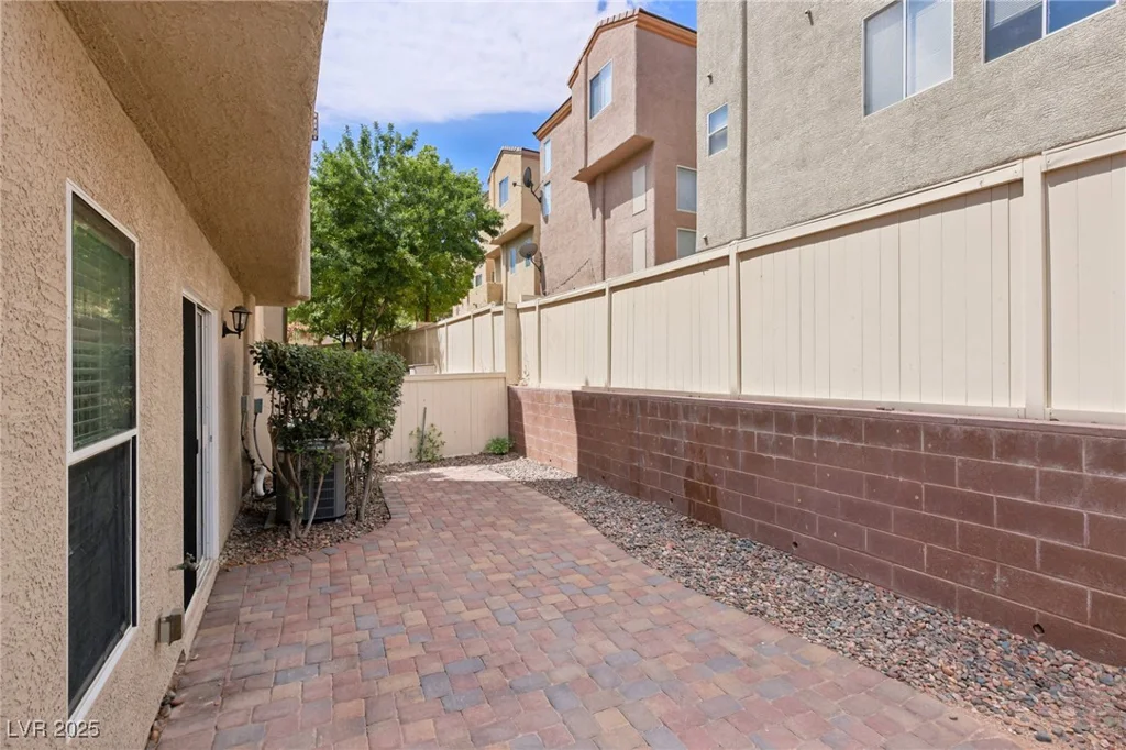 3437 Rock Face, Las Vegas, NV 89129