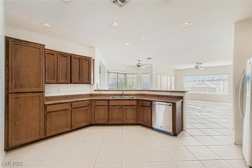 2016 Colvin Run, Henderson, NV 89052