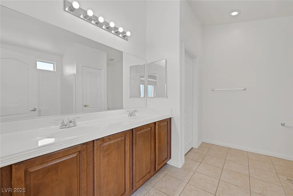 8493 Gardena Hills, Las Vegas, NV 89178