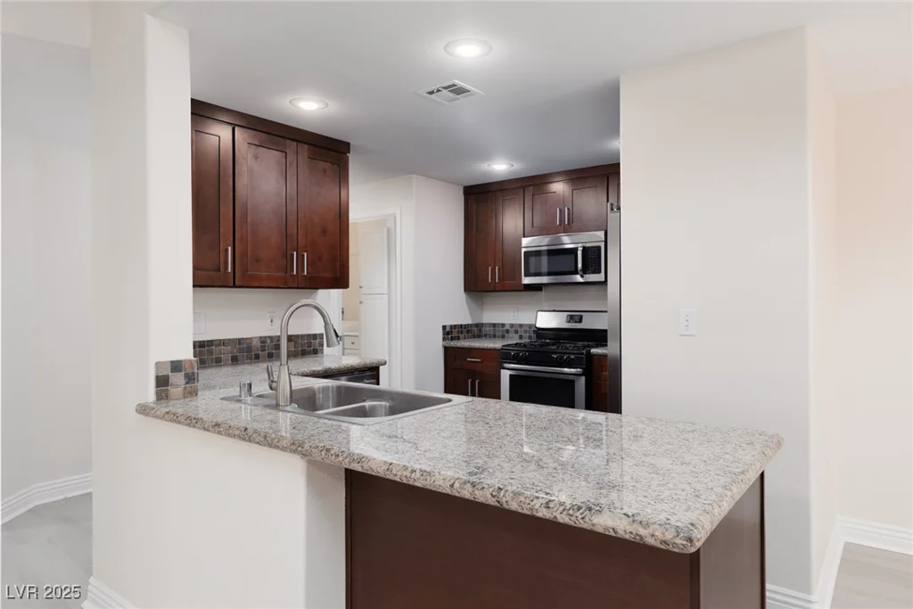 1609 Hills Of Red, Las Vegas, NV 89128