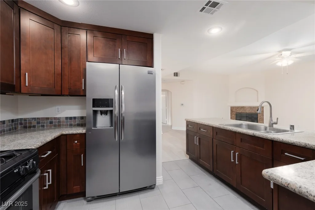 1609 Hills Of Red, Las Vegas, NV 89128