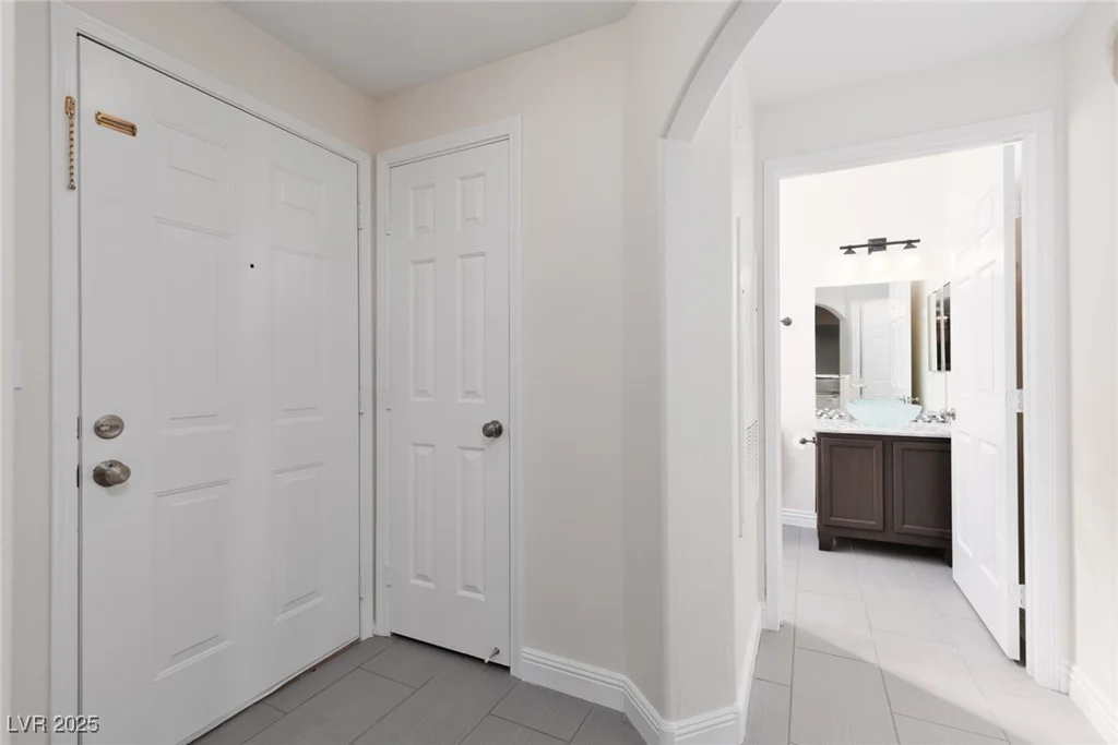 1609 Hills Of Red, Las Vegas, NV 89128
