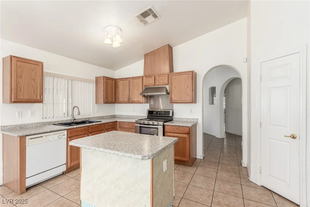 6489 Coldwater Bay, Las Vegas, NV 89122