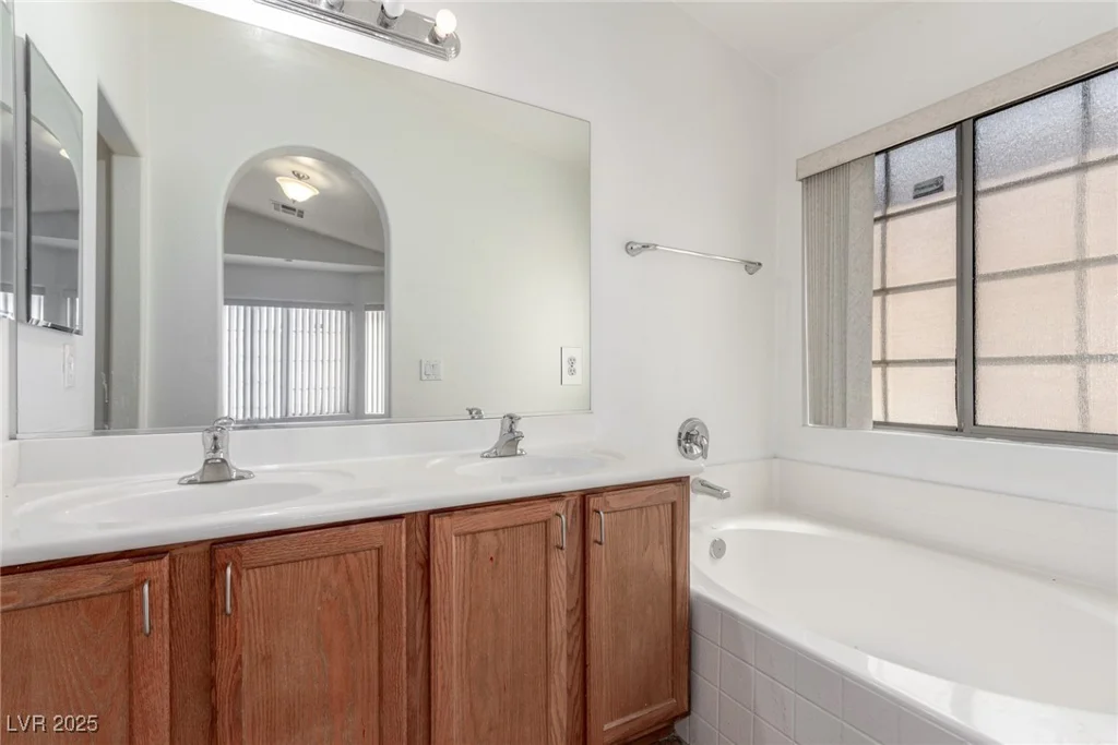 6489 Coldwater Bay, Las Vegas, NV 89122