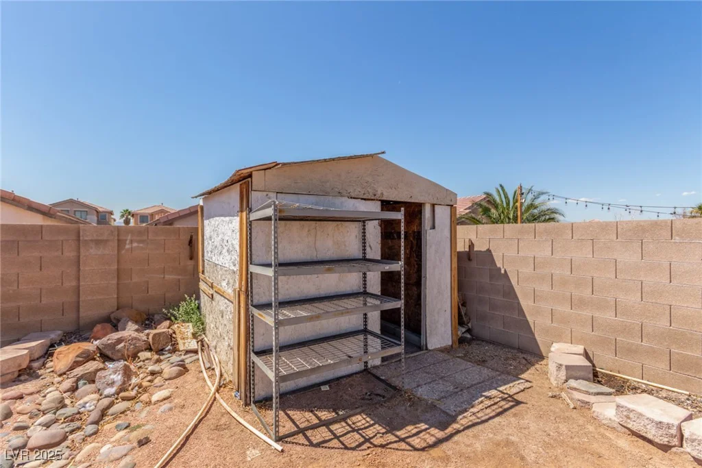 6489 Coldwater Bay, Las Vegas, NV 89122