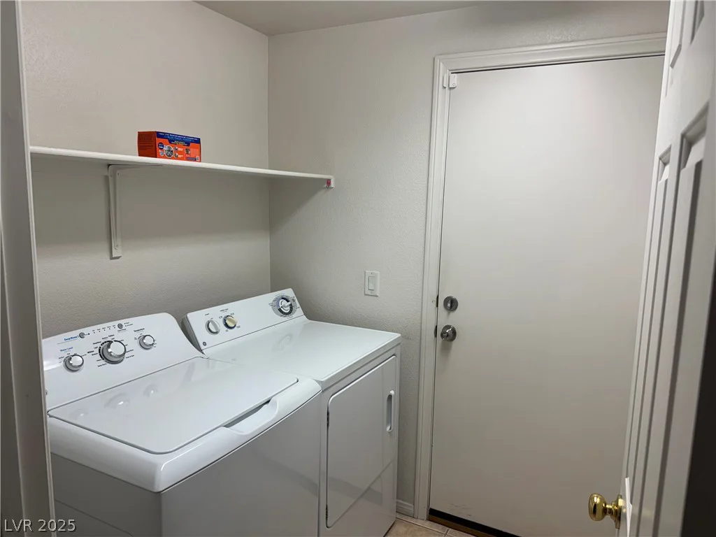 7956 Mohican Canyon, Las Vegas, NV 89113
