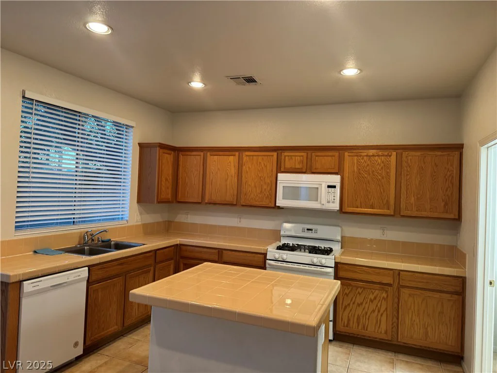 7956 Mohican Canyon, Las Vegas, NV 89113