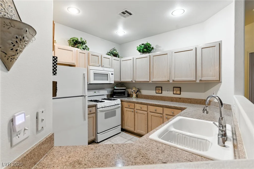 1713 Sky Of Red, Las Vegas, NV 89128