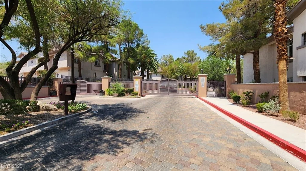 121 Emerald Forest, Las Vegas, NV 89145