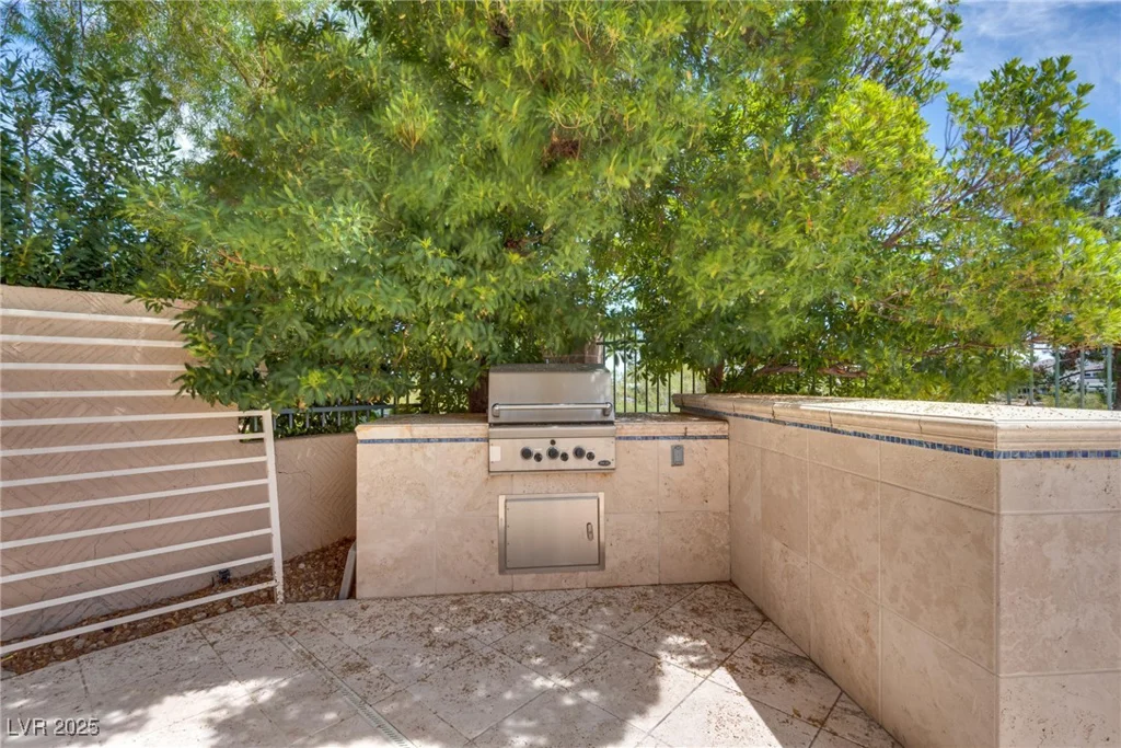 1604 Wincanton, Las Vegas, NV 89134
