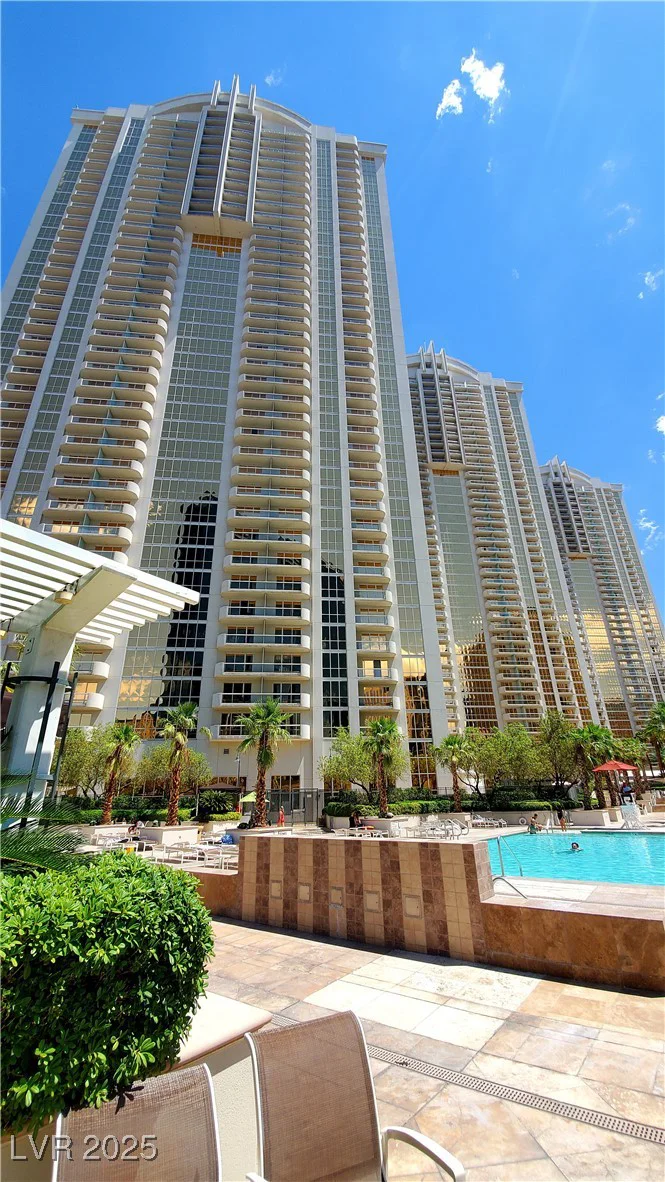 125 Harmon, Las Vegas, NV 89109