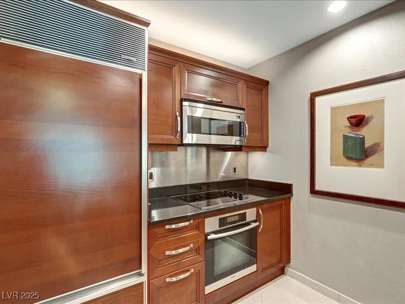 125 Harmon, Las Vegas, NV 89109