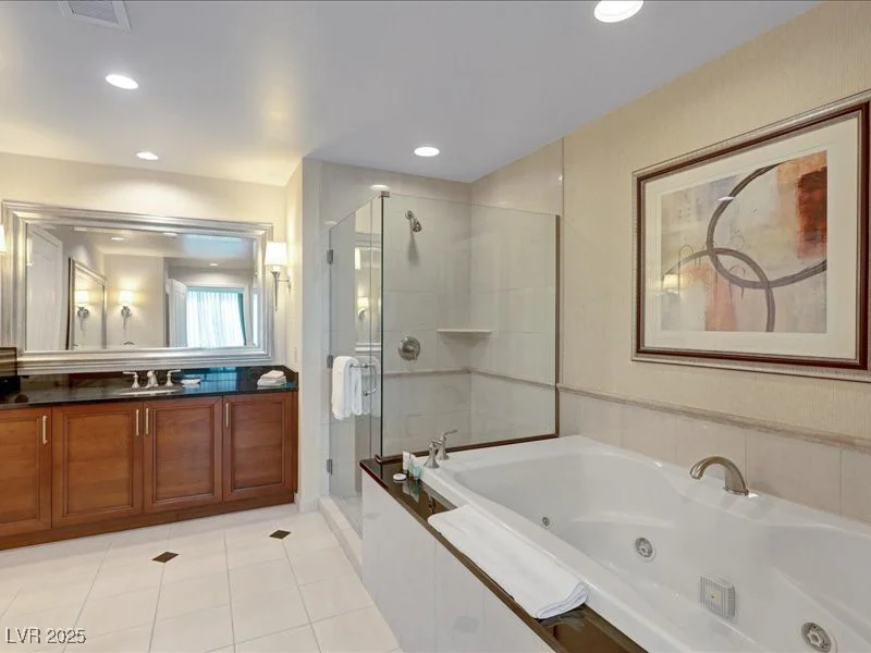 125 Harmon, Las Vegas, NV 89109