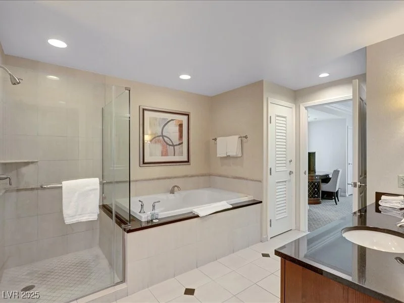 125 Harmon, Las Vegas, NV 89109