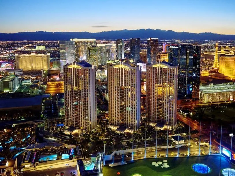 125 Harmon, Las Vegas, NV 89109