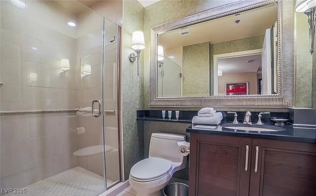 125 Harmon, Las Vegas, NV 89109