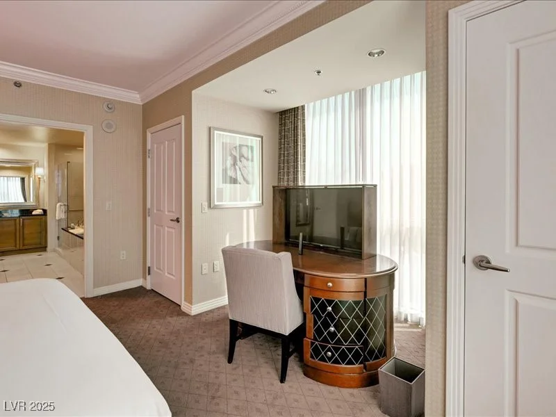 125 Harmon, Las Vegas, NV 89109