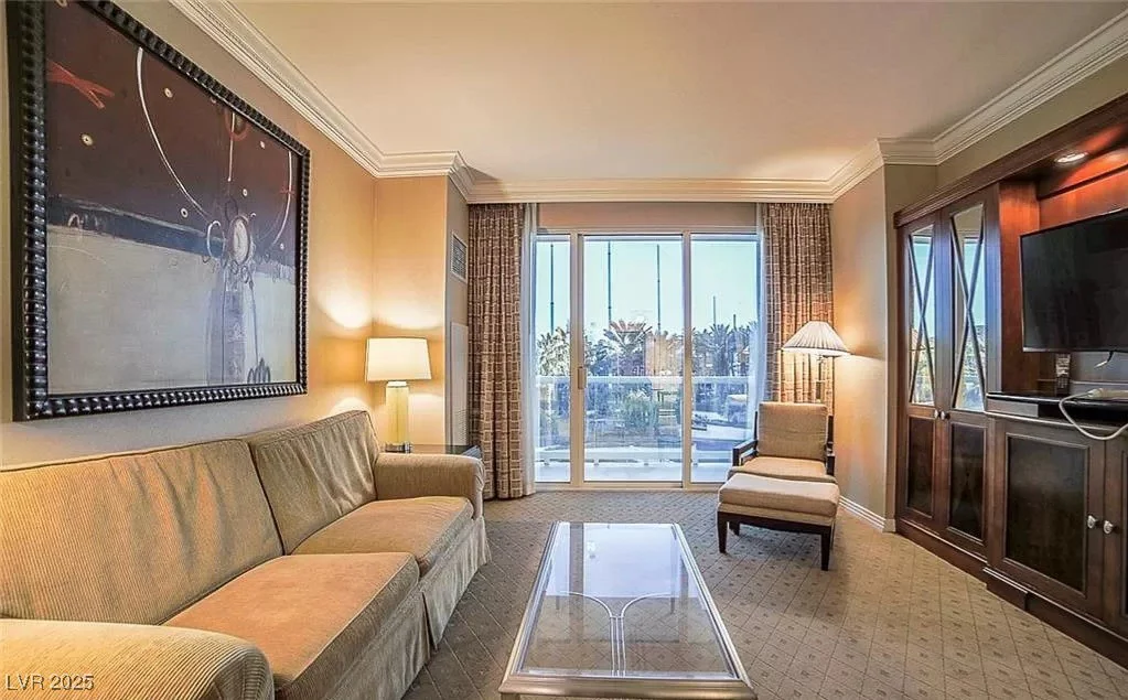125 Harmon, Las Vegas, NV 89109