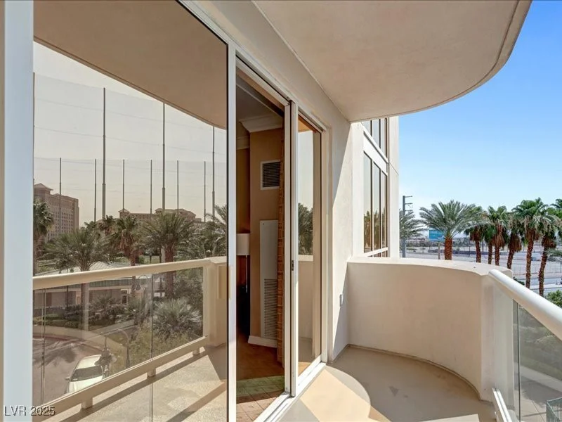 125 Harmon, Las Vegas, NV 89109