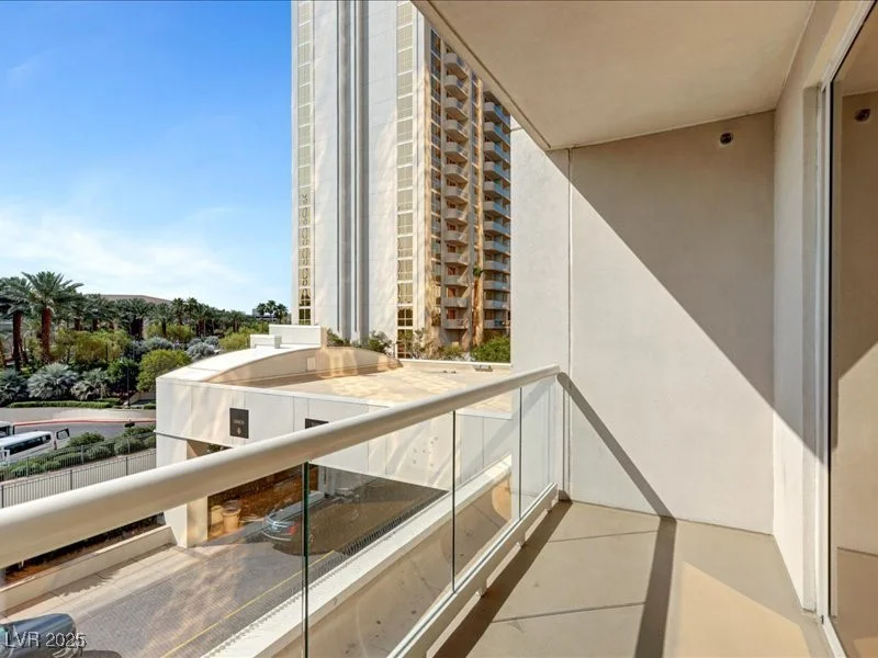 125 Harmon, Las Vegas, NV 89109