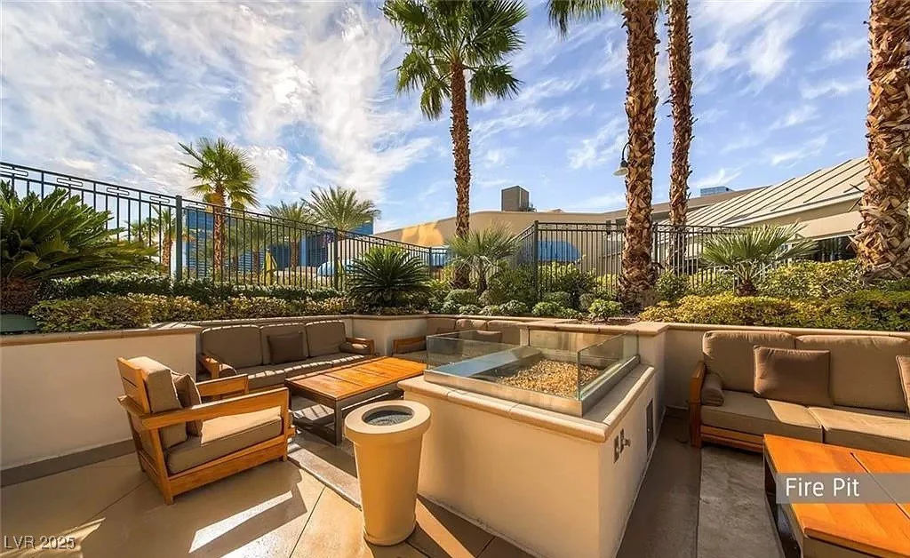 125 Harmon, Las Vegas, NV 89109