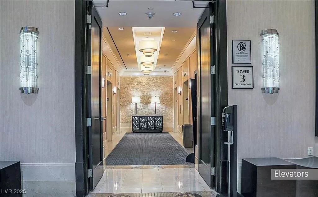 125 Harmon, Las Vegas, NV 89109
